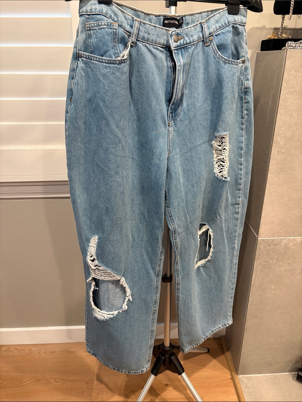 PrettyLittleThing Light Blue Distressed Boyfriend Jeans